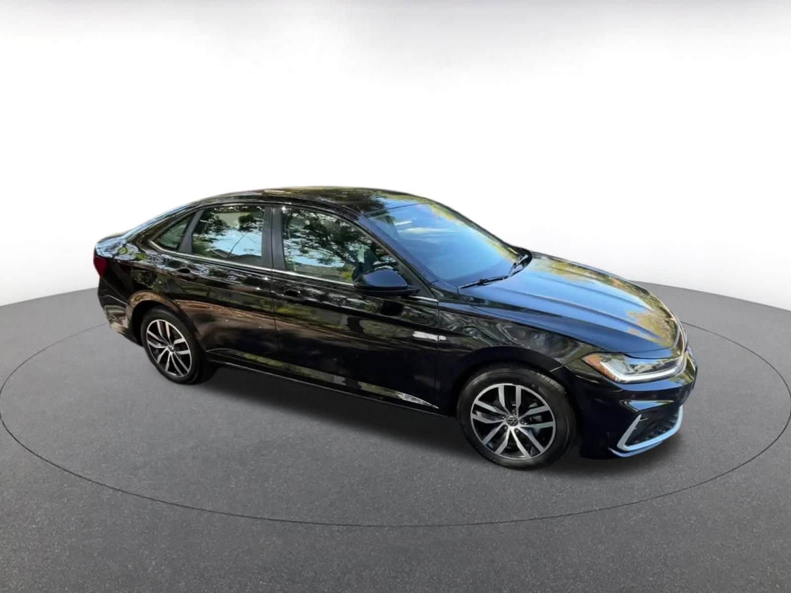 Thumbnail: 2025 Volkswagen Jetta - 2