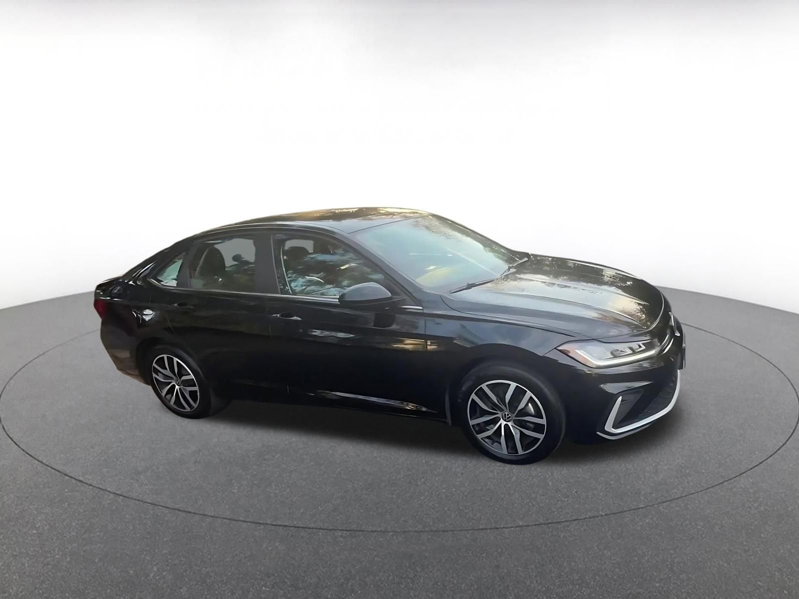 Thumbnail: 2025 Volkswagen Jetta - 2