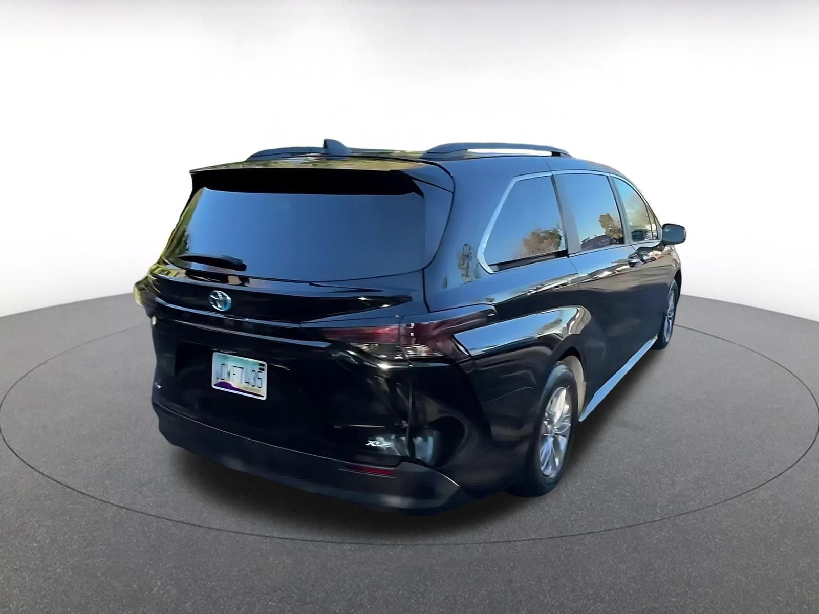Thumbnail: 2025 Toyota Sienna - 12