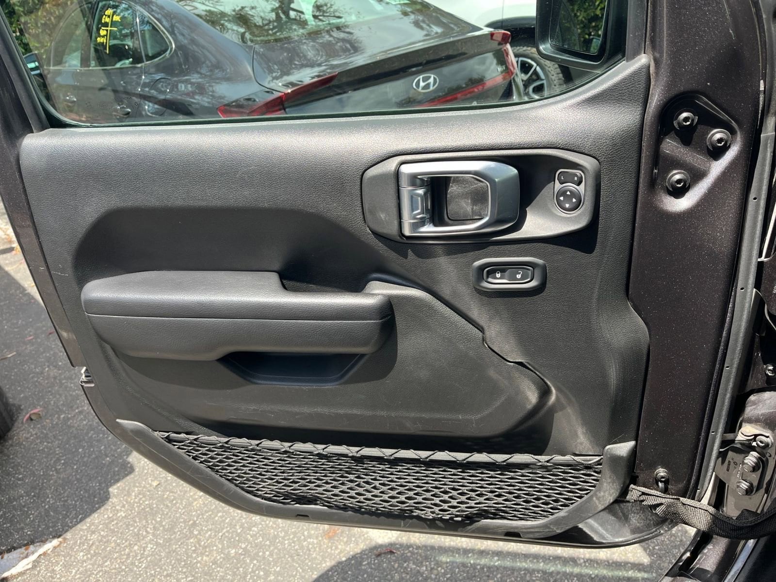 Thumbnail: 2025 Jeep Wrangler - 18