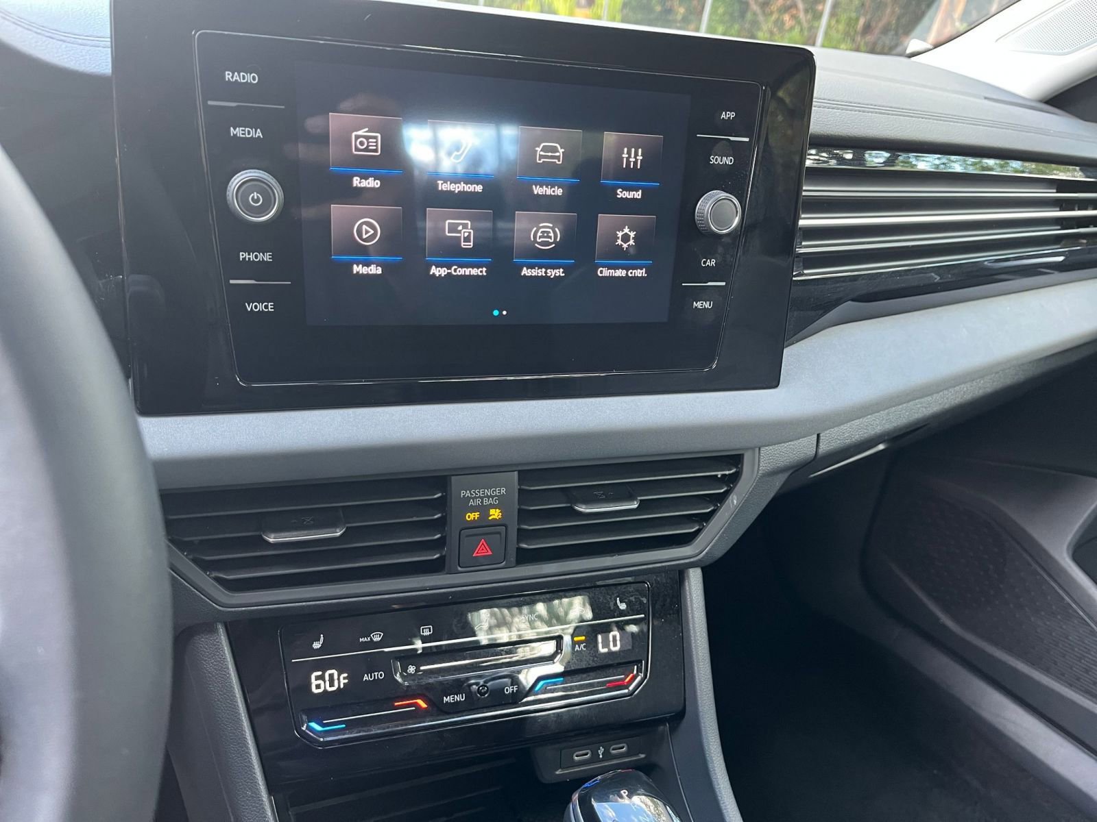 Thumbnail: 2025 Volkswagen Jetta - 18