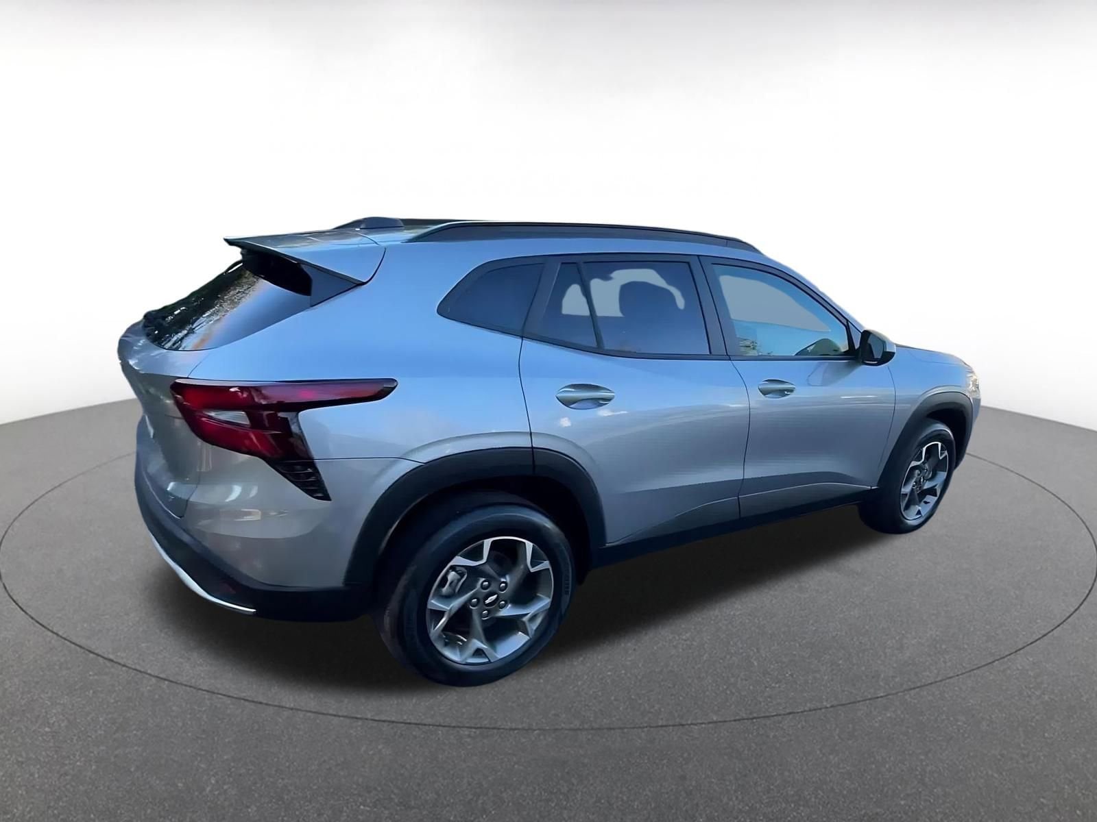 Thumbnail: 2025 Chevrolet Trax - 15