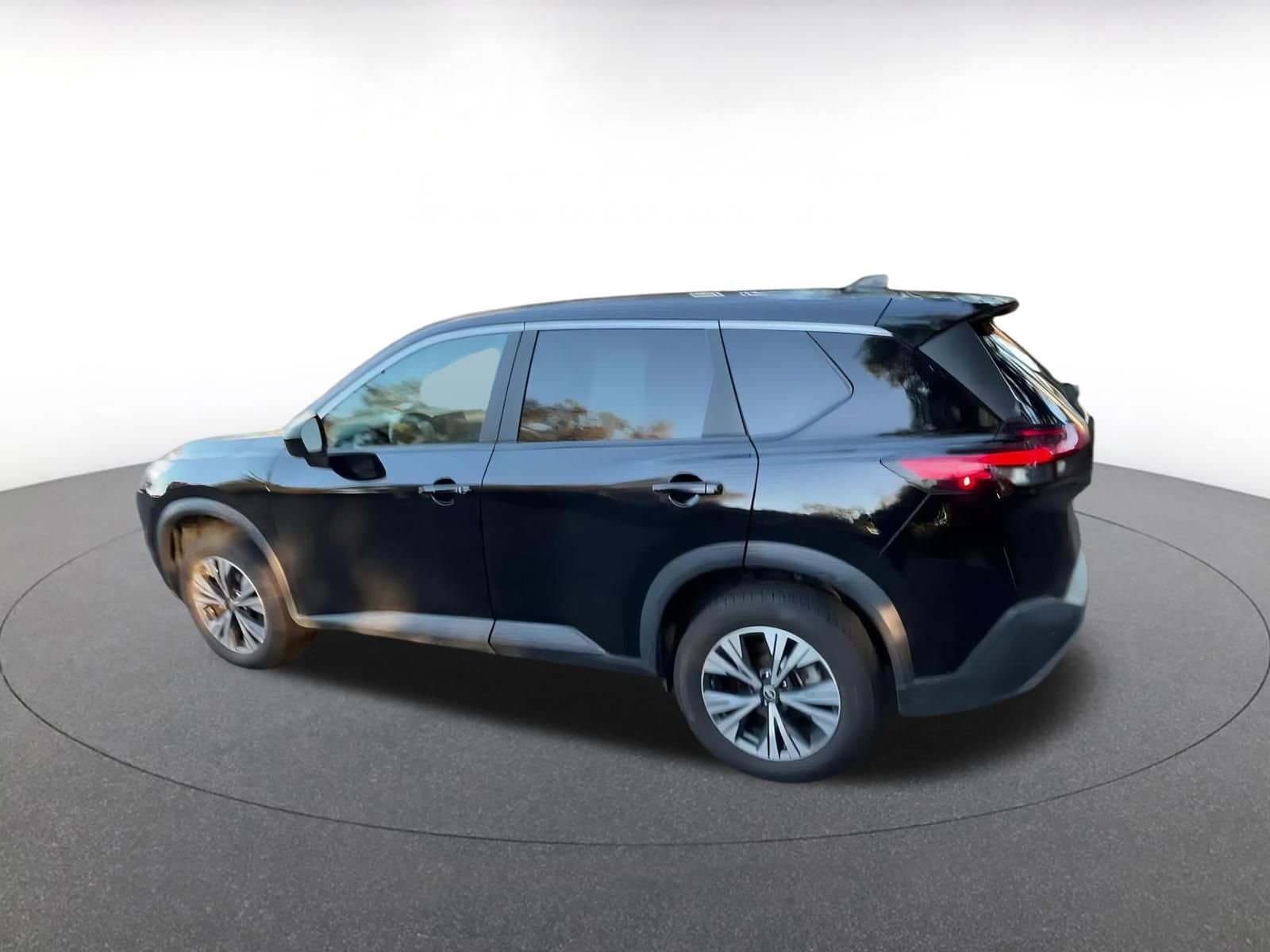 Thumbnail: 2023 Nissan Rogue - 10