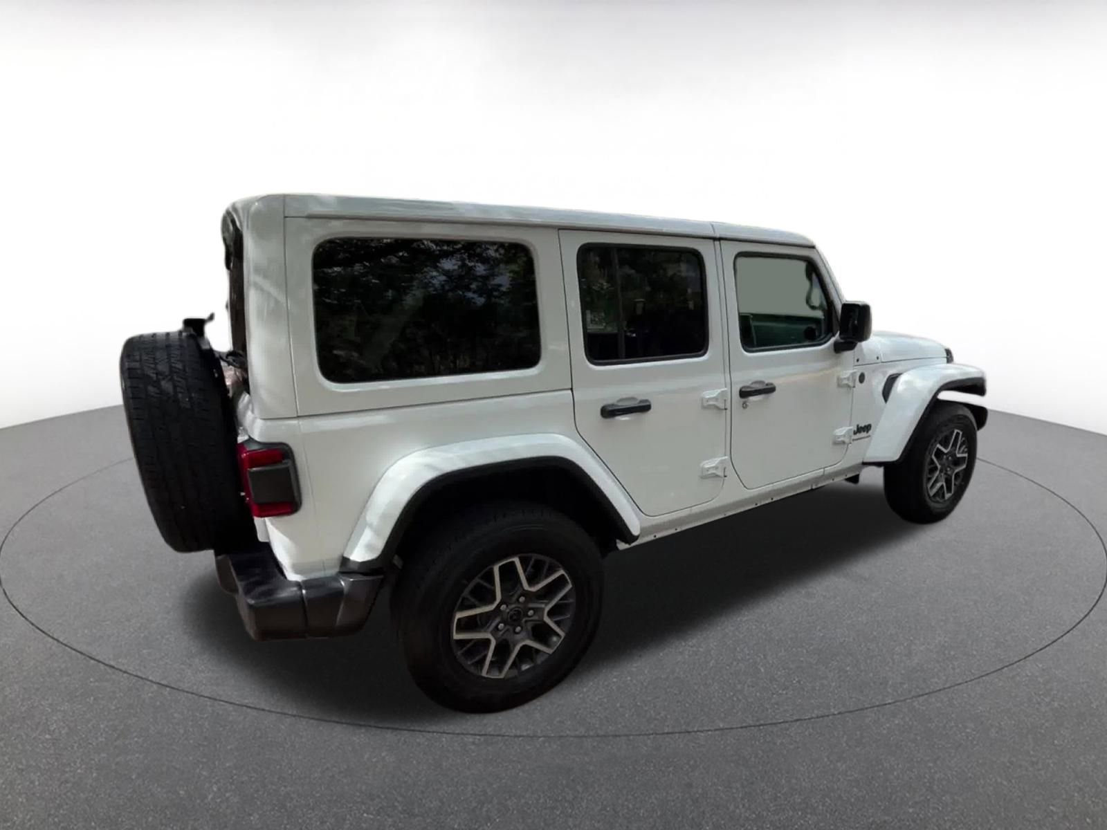 Thumbnail: 2025 Jeep Wrangler - 14