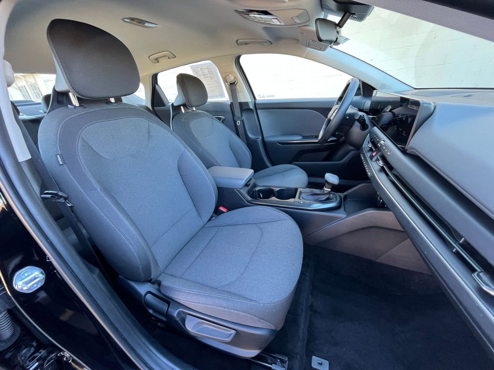 Thumbnail: 2025 Kia K4 - 35