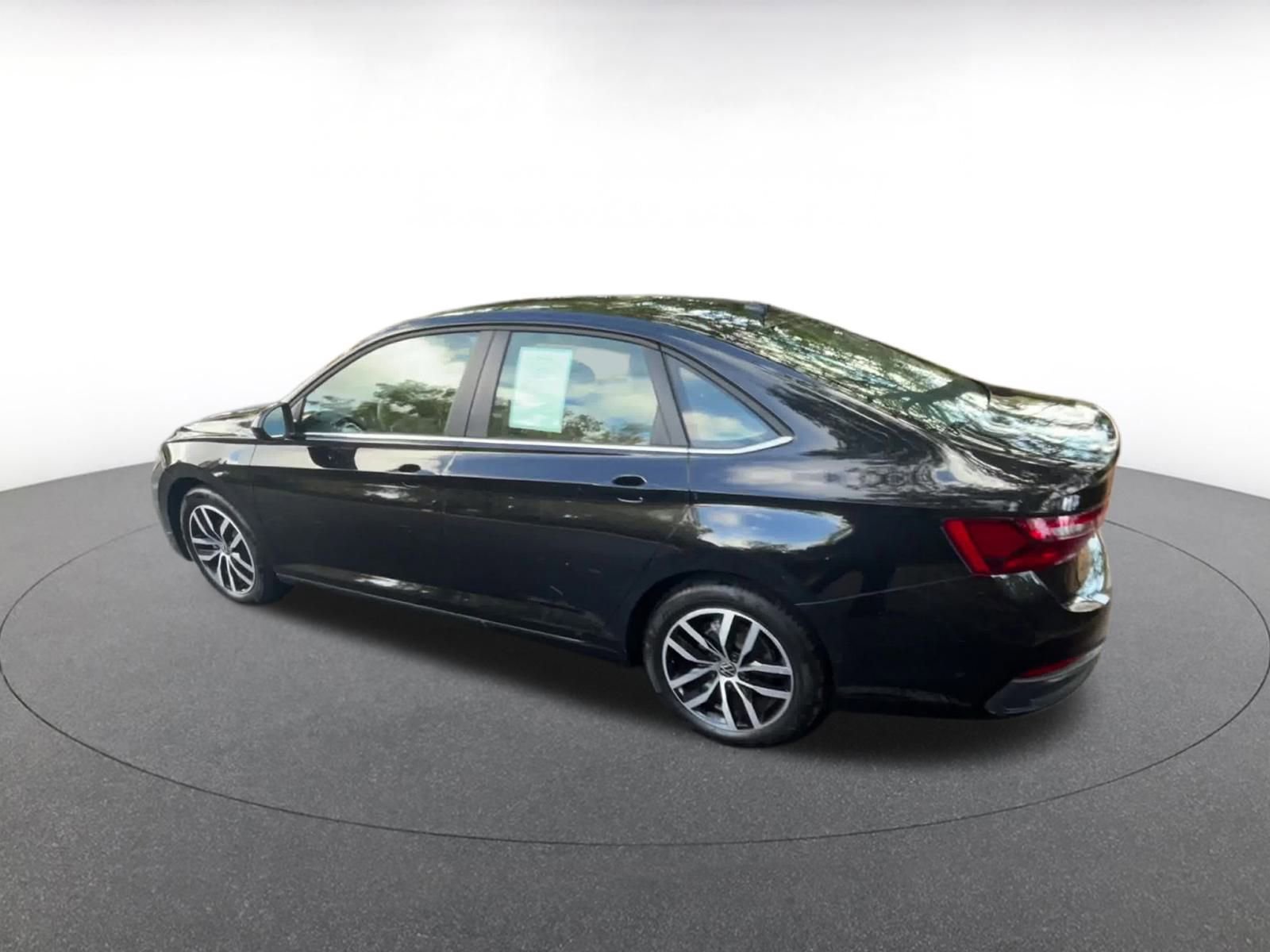 Thumbnail: 2025 Volkswagen Jetta - 10