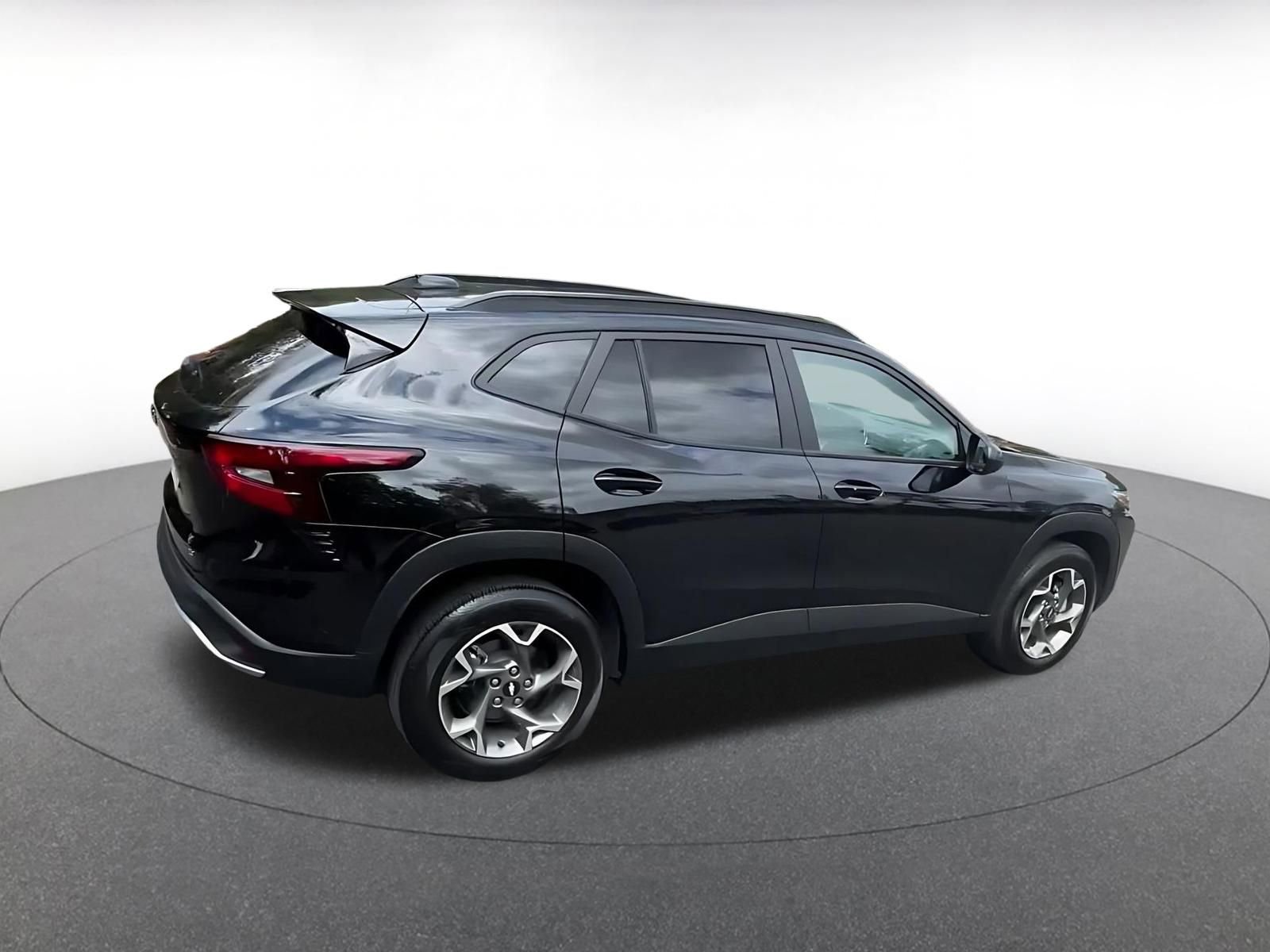 Thumbnail: 2025 Chevrolet Trax - 15
