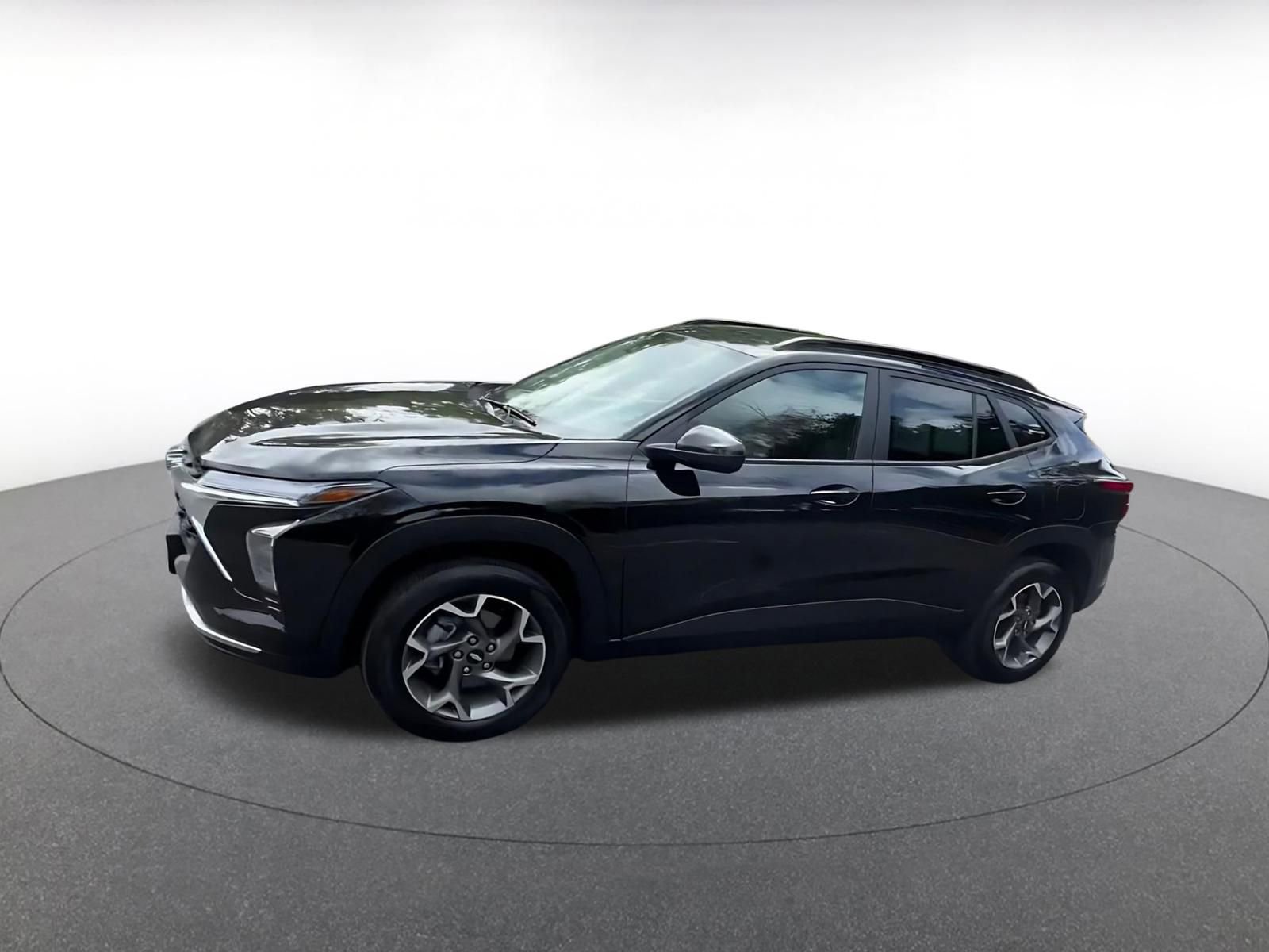 Thumbnail: 2025 Chevrolet Trax - 8