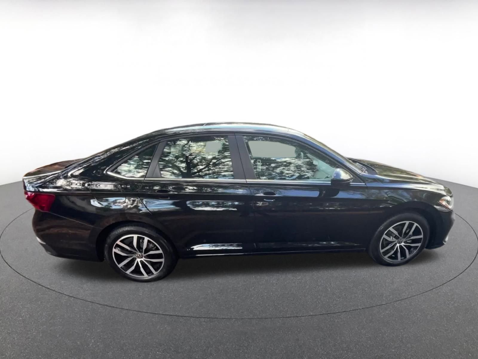 Thumbnail: 2025 Volkswagen Jetta - 16