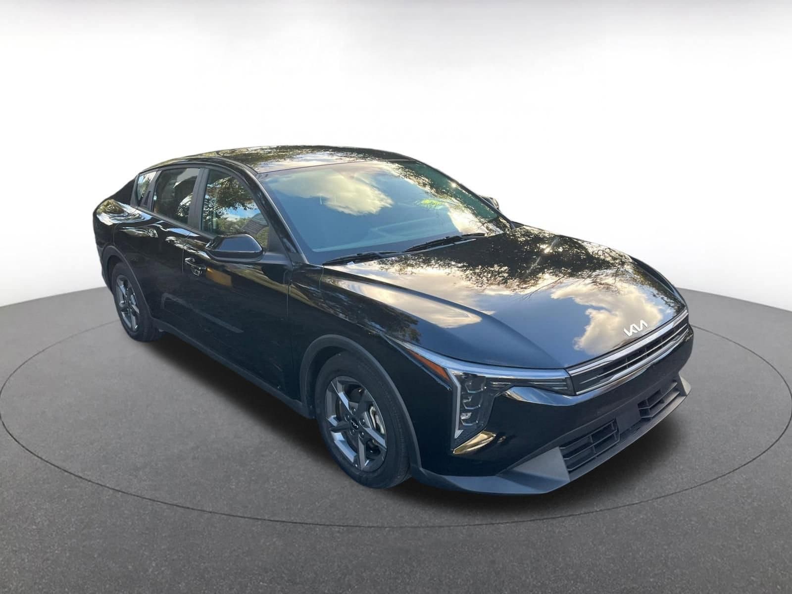 Thumbnail: 2025 Kia K4 - 1