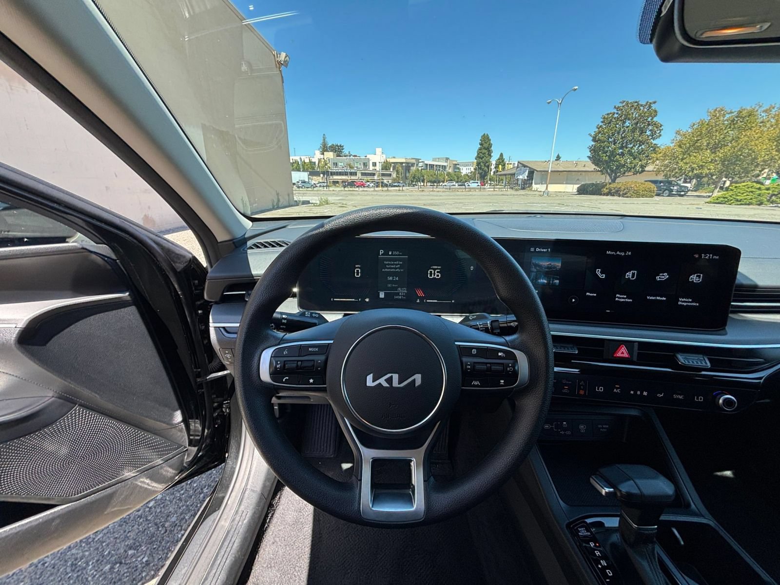 Thumbnail: 2025 Kia K5 - 32