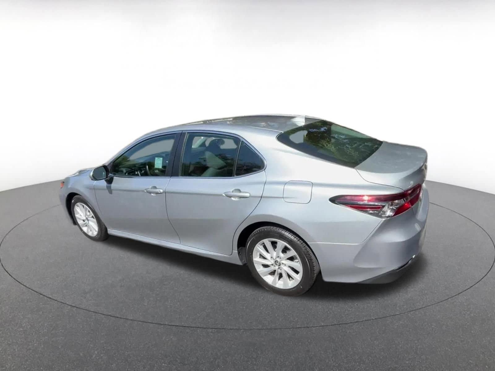 Thumbnail: 2024 Toyota Camry - 10