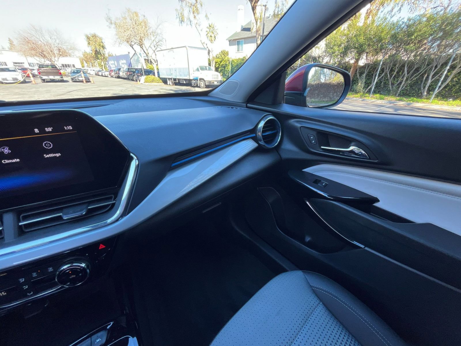 Thumbnail: 2025 Chevrolet Trax - 33