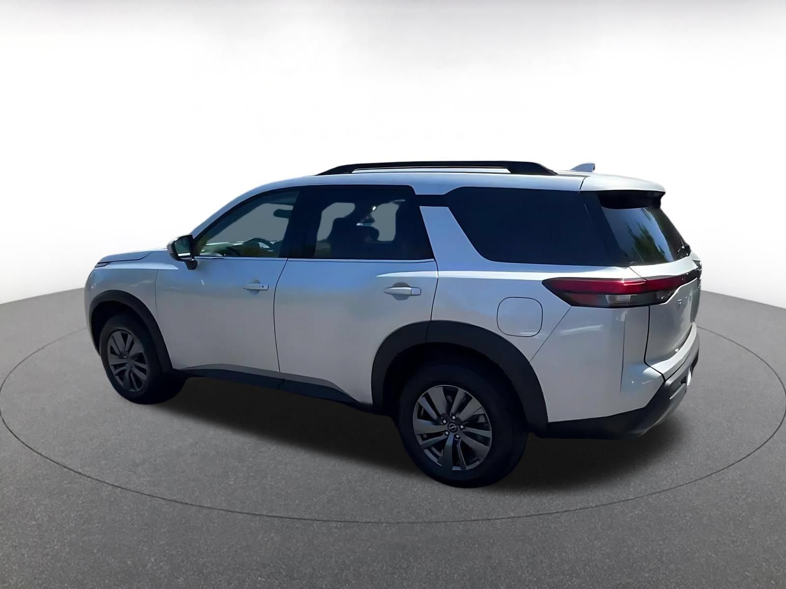 Thumbnail: 2025 Nissan Pathfinder - 10