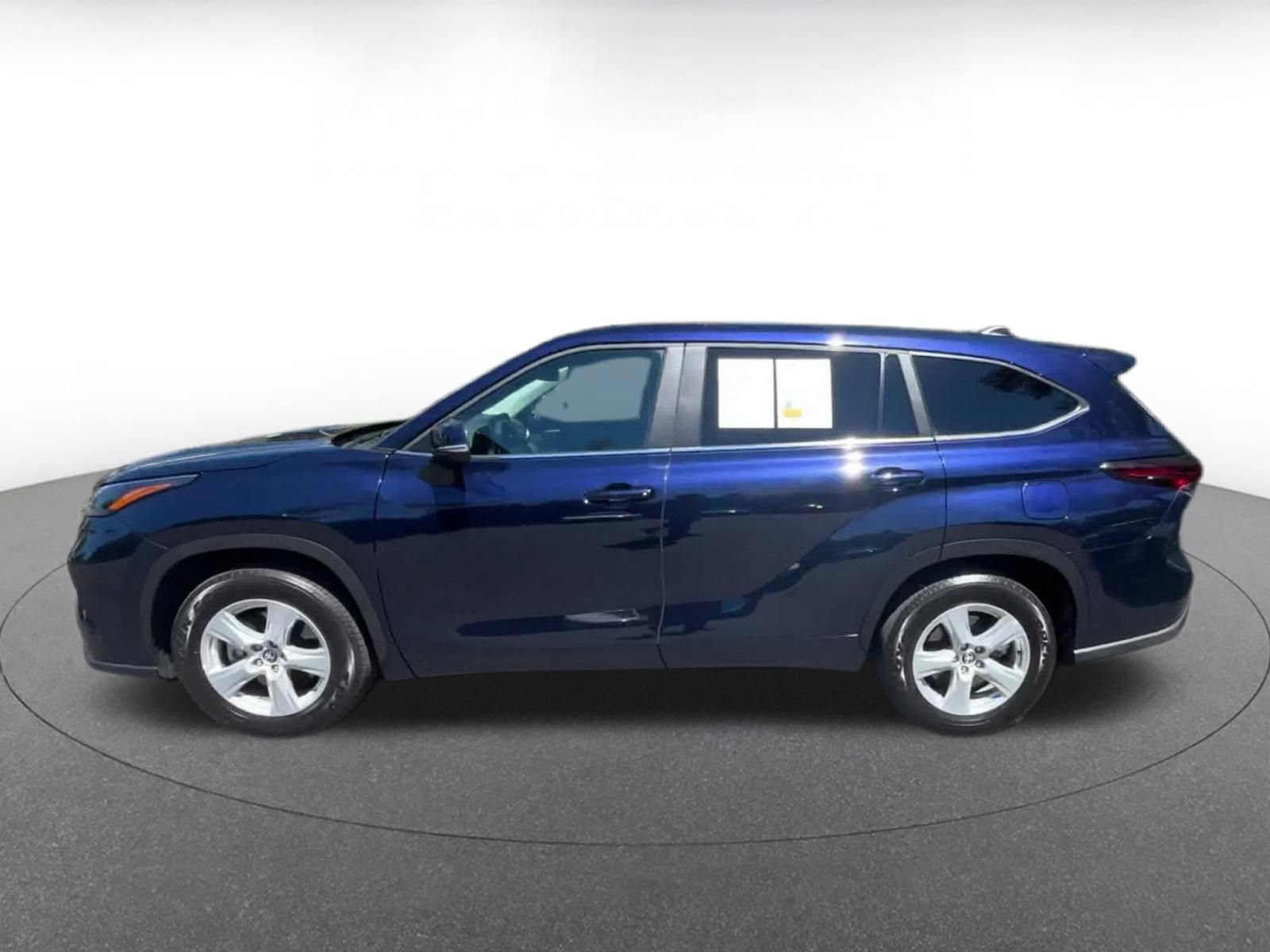 Thumbnail: 2025 Toyota Highlander - 9