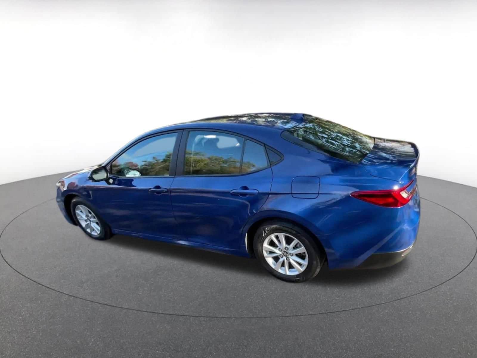 Thumbnail: 2025 Toyota Camry - 10