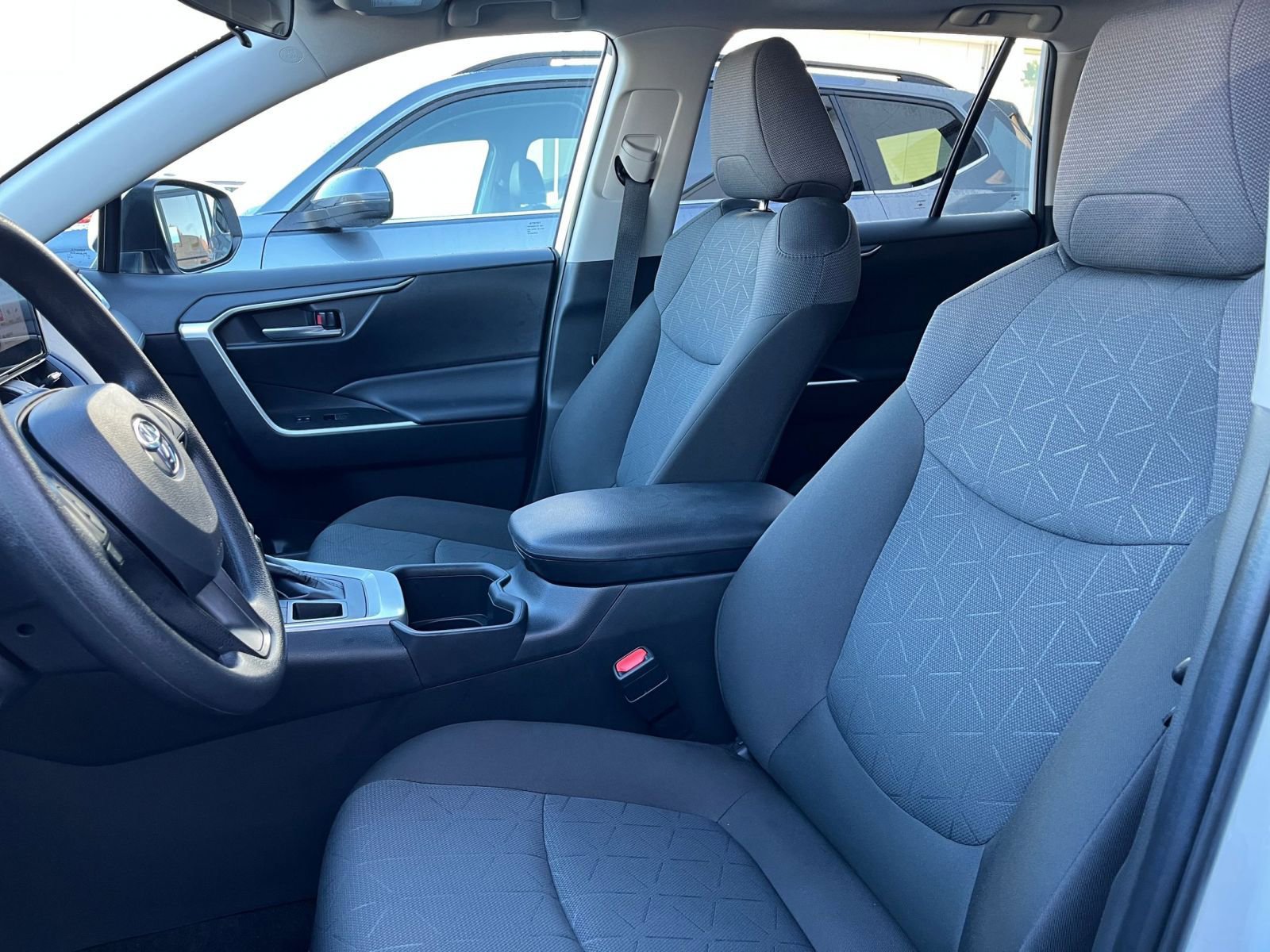 Thumbnail: 2025 Toyota RAV4 - 27