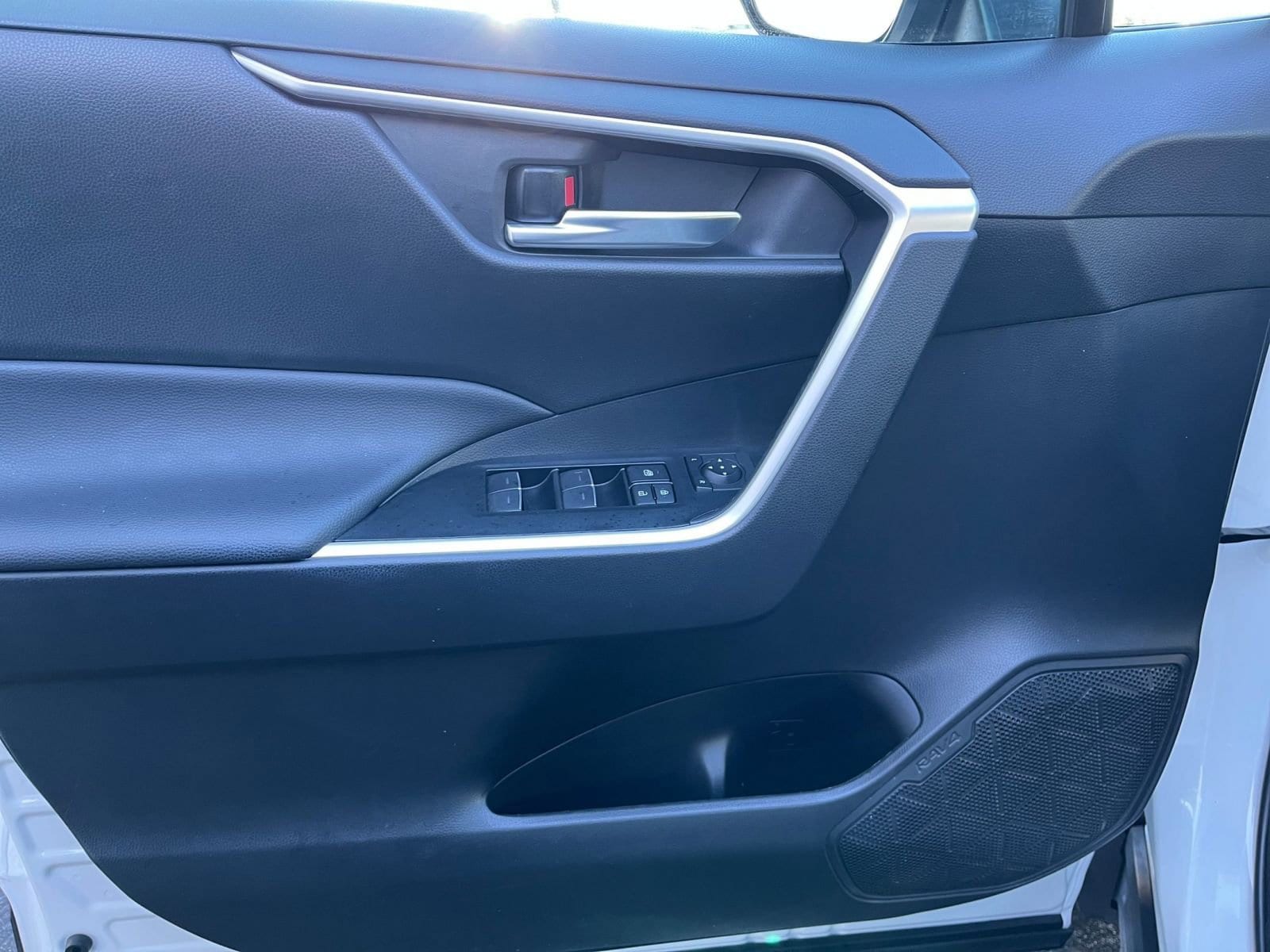 Thumbnail: 2025 Toyota RAV4 - 20