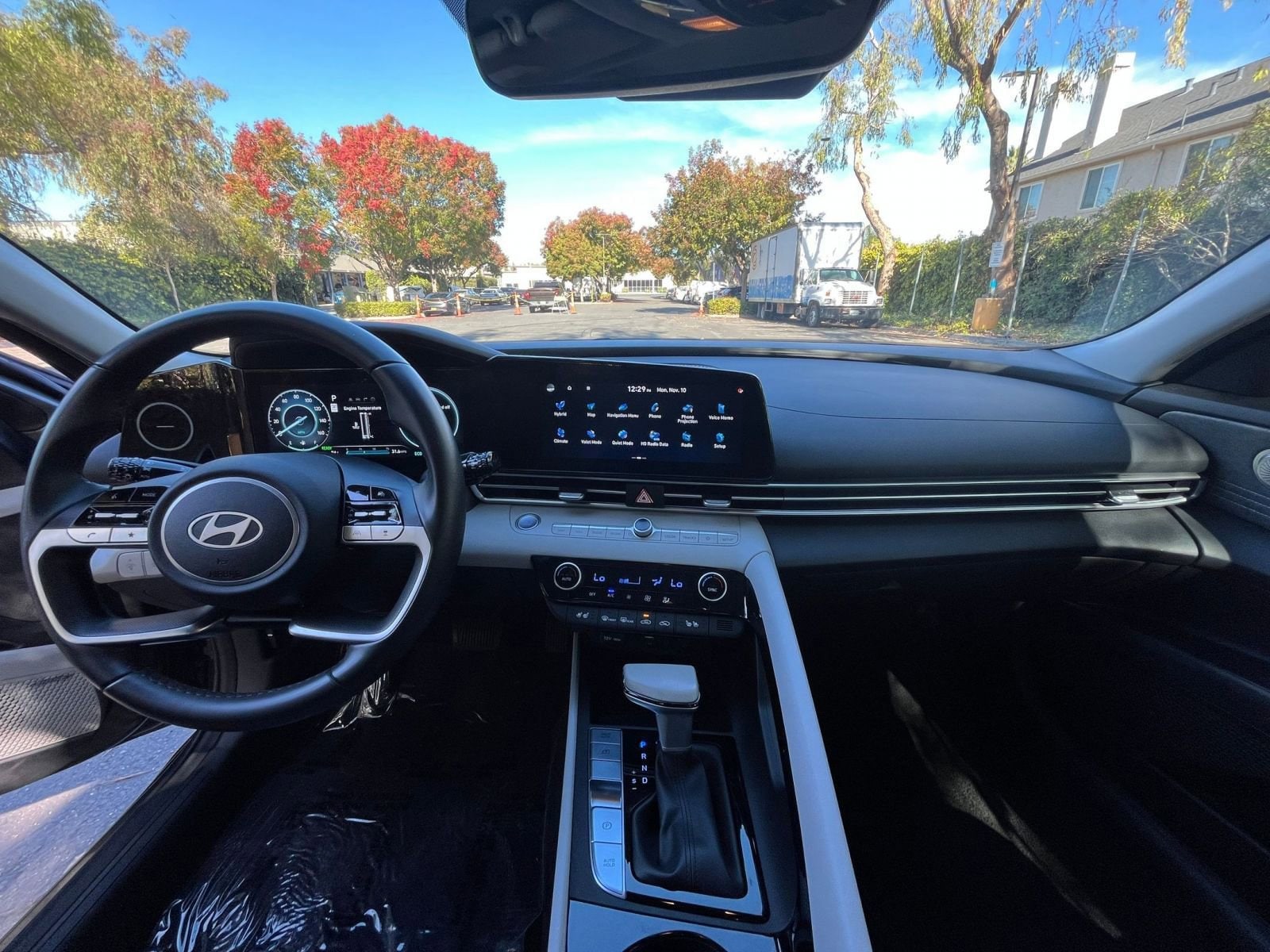 Thumbnail: 2025 Hyundai Elantra - 32