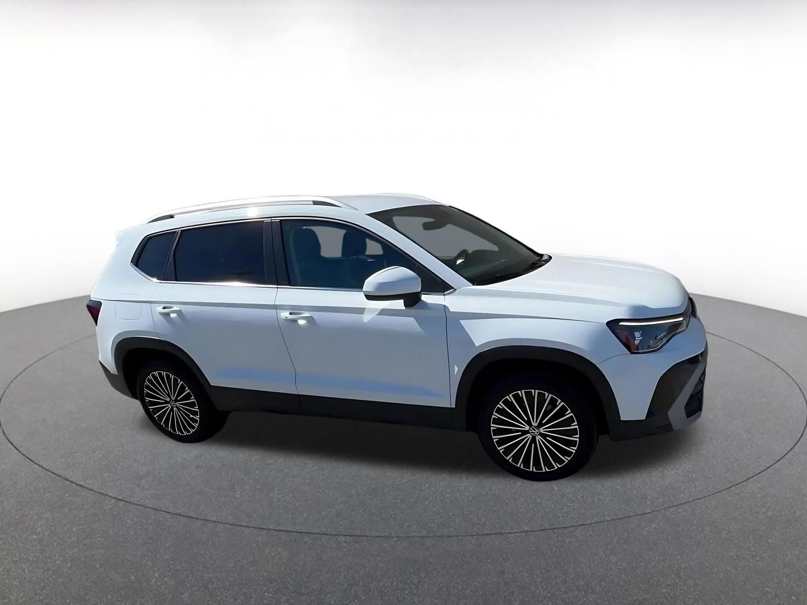 Thumbnail: 2025 Volkswagen Taos - 2