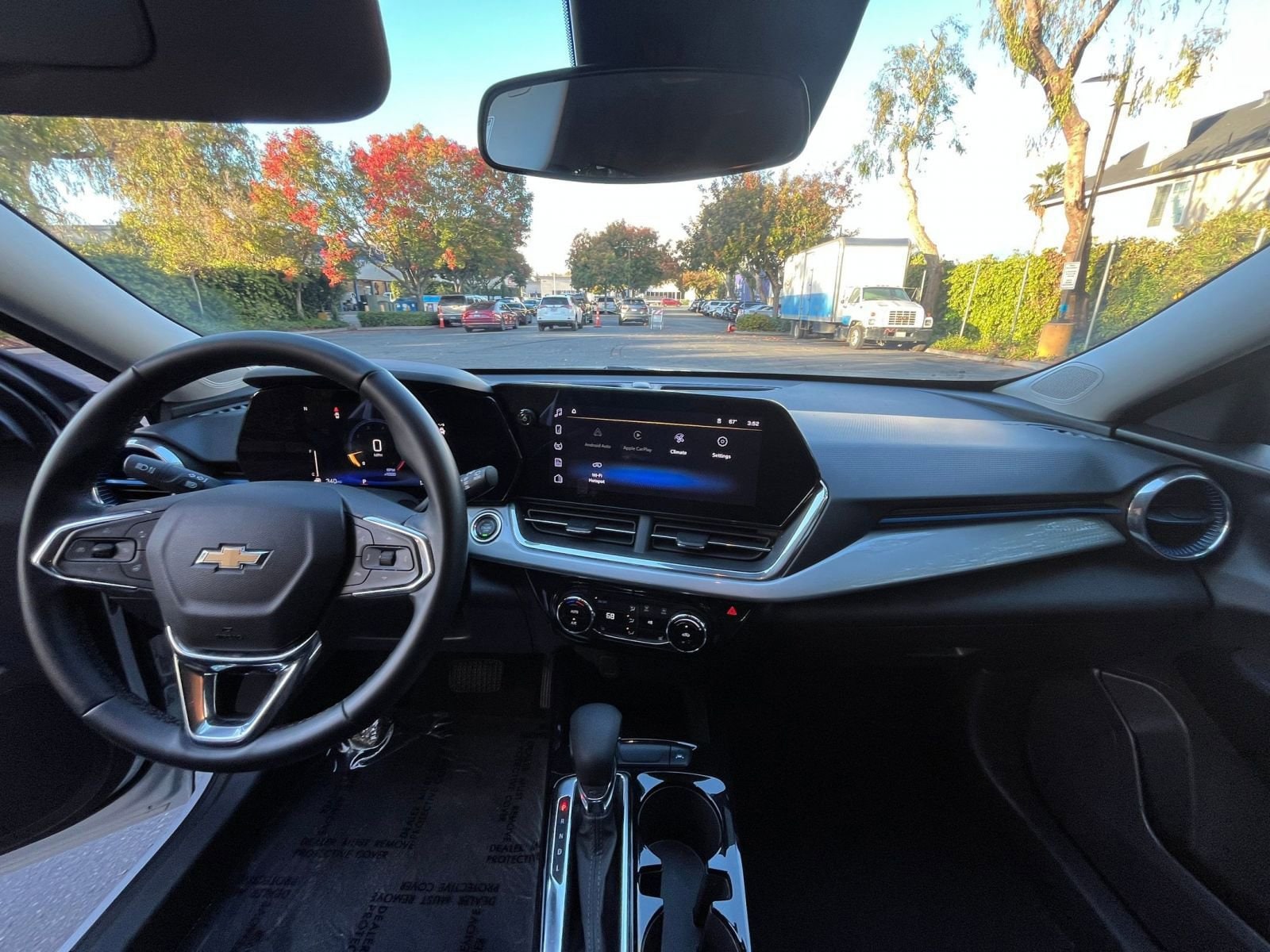 Thumbnail: 2025 Chevrolet Trax - 31