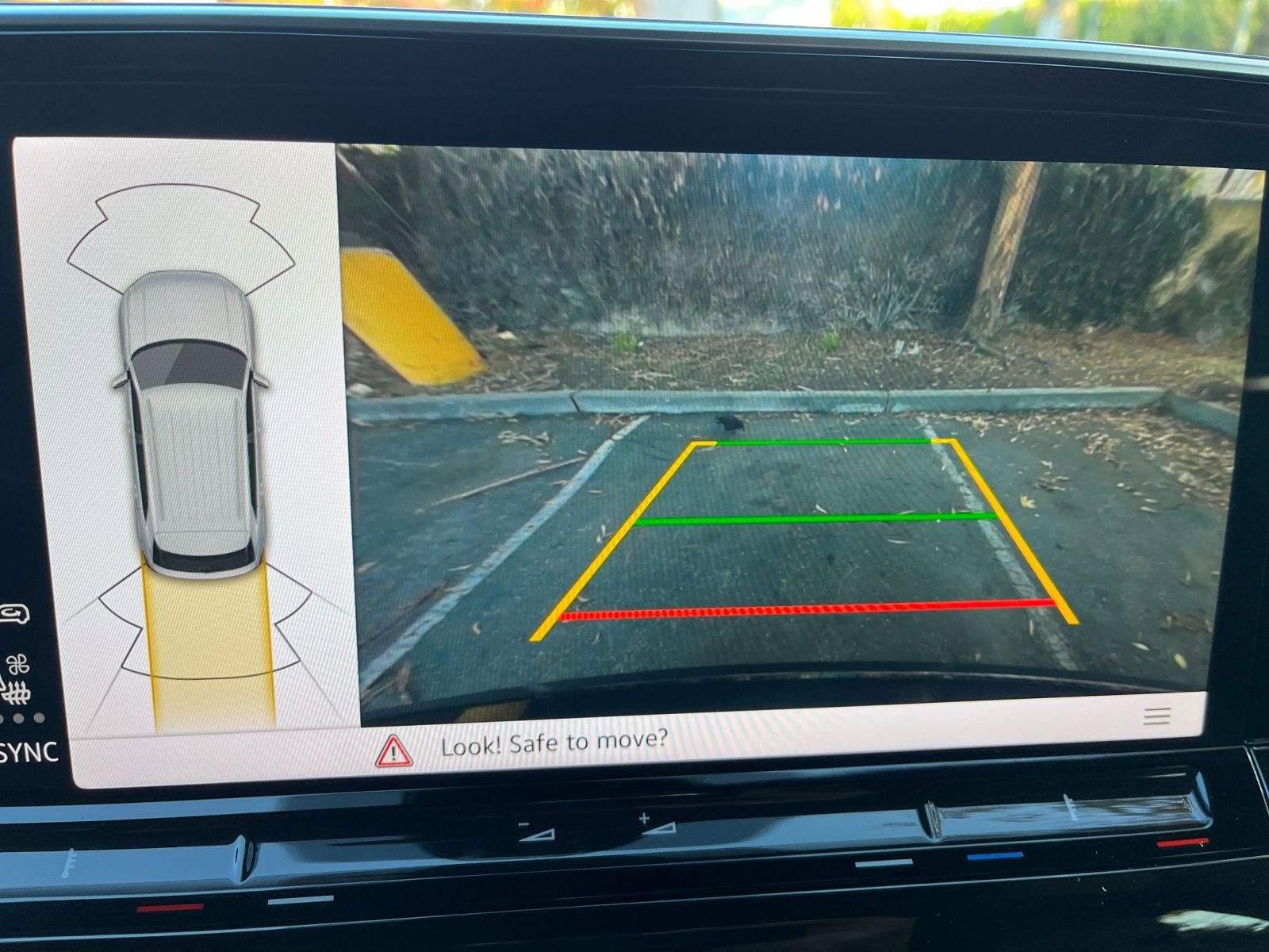 Thumbnail: 2025 Volkswagen Atlas - 18