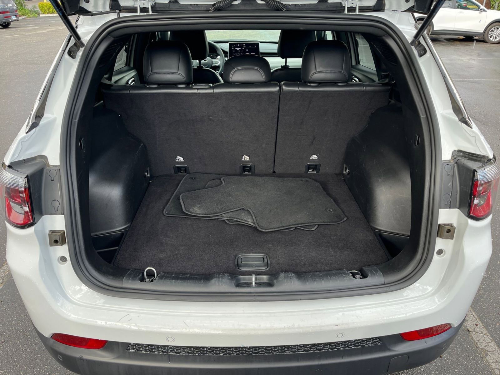 Thumbnail: 2025 Jeep Compass - 32