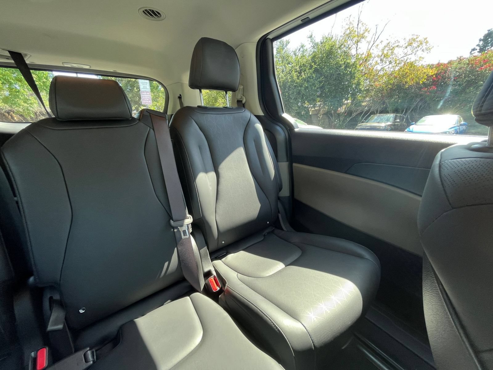 Thumbnail: 2026 Kia Carnival - 35