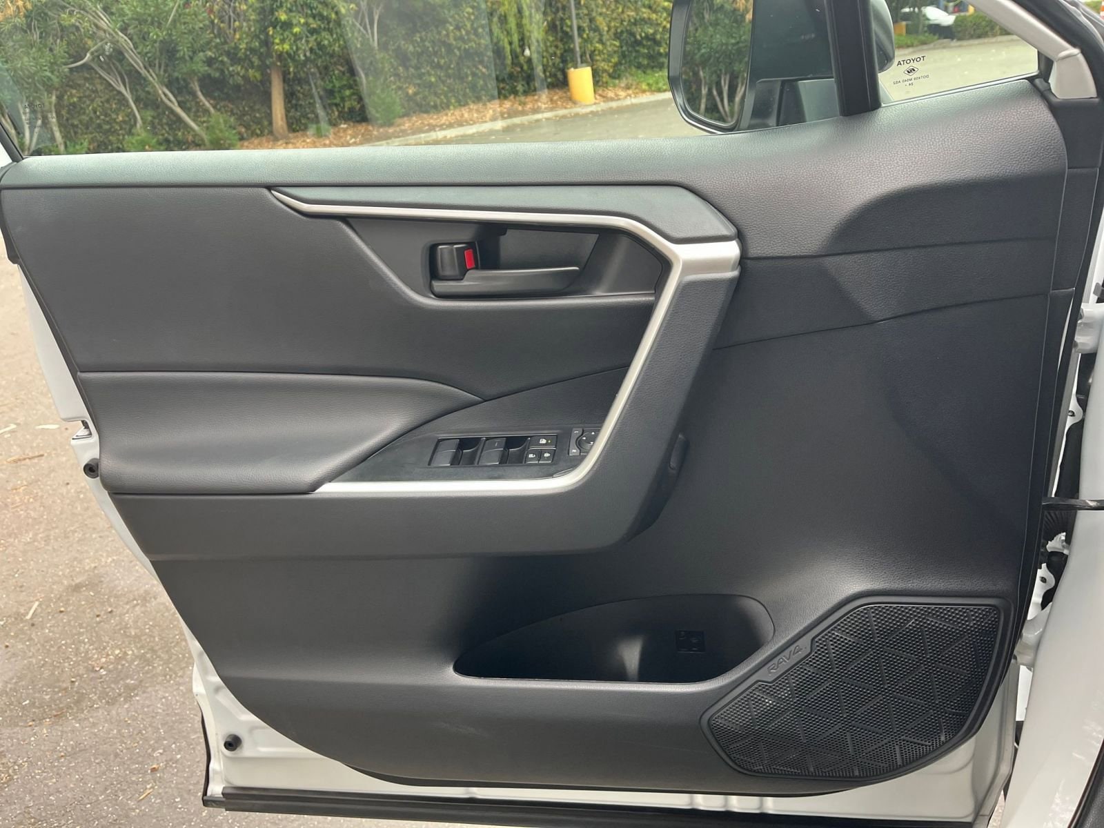 Thumbnail: 2025 Toyota RAV4 - 20