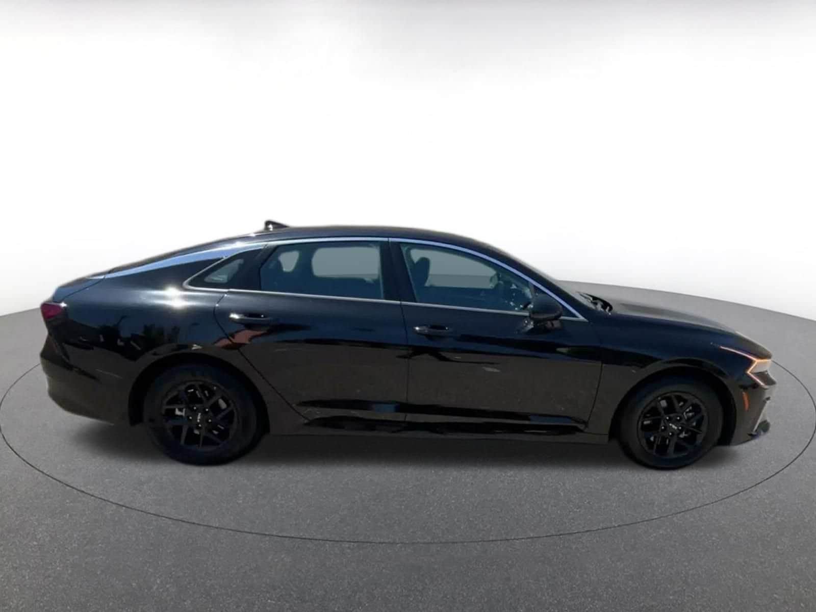 Thumbnail: 2025 Kia K5 - 15