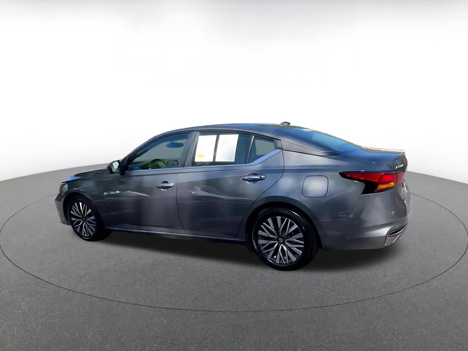 Thumbnail: 2025 Nissan Altima - 10