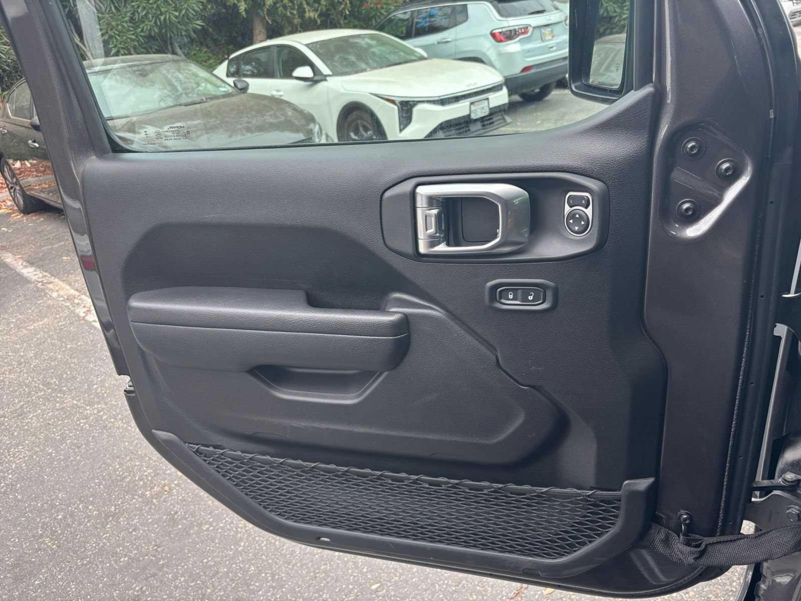 Thumbnail: 2025 Jeep Wrangler - 30