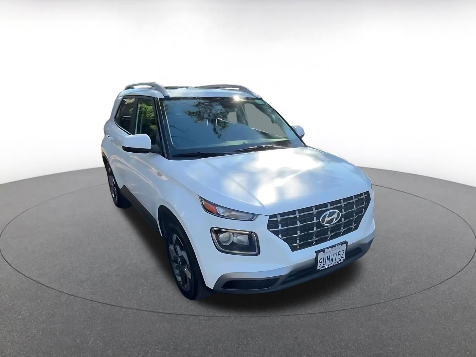 Thumbnail: 2025 Hyundai Venue - 3