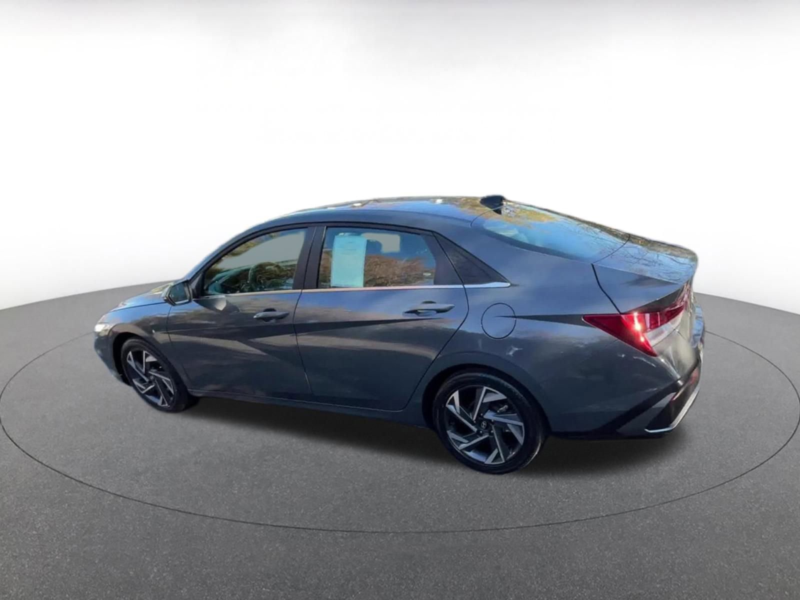 Thumbnail: 2025 Hyundai Elantra - 10