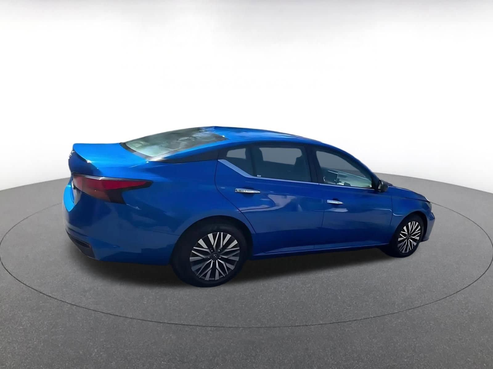 Thumbnail: 2025 Nissan Altima - 15