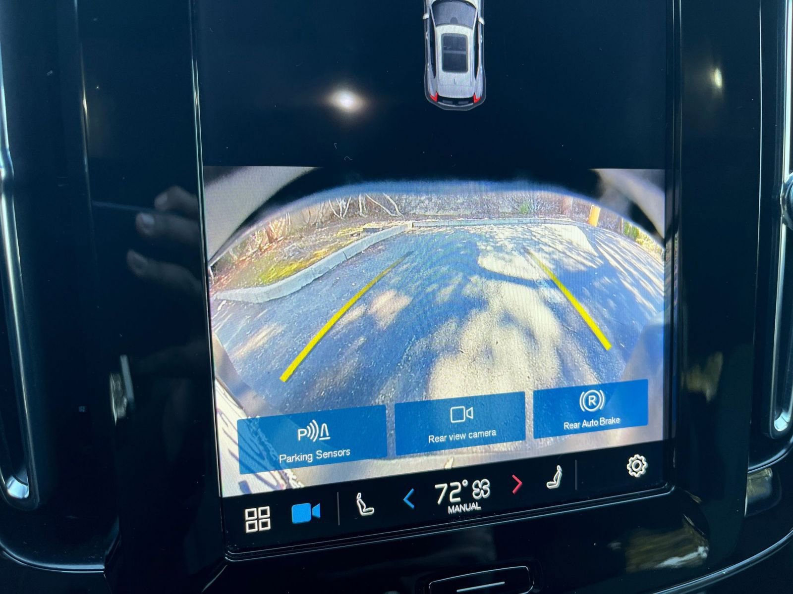 Thumbnail: 2024 Volvo XC40 - 27