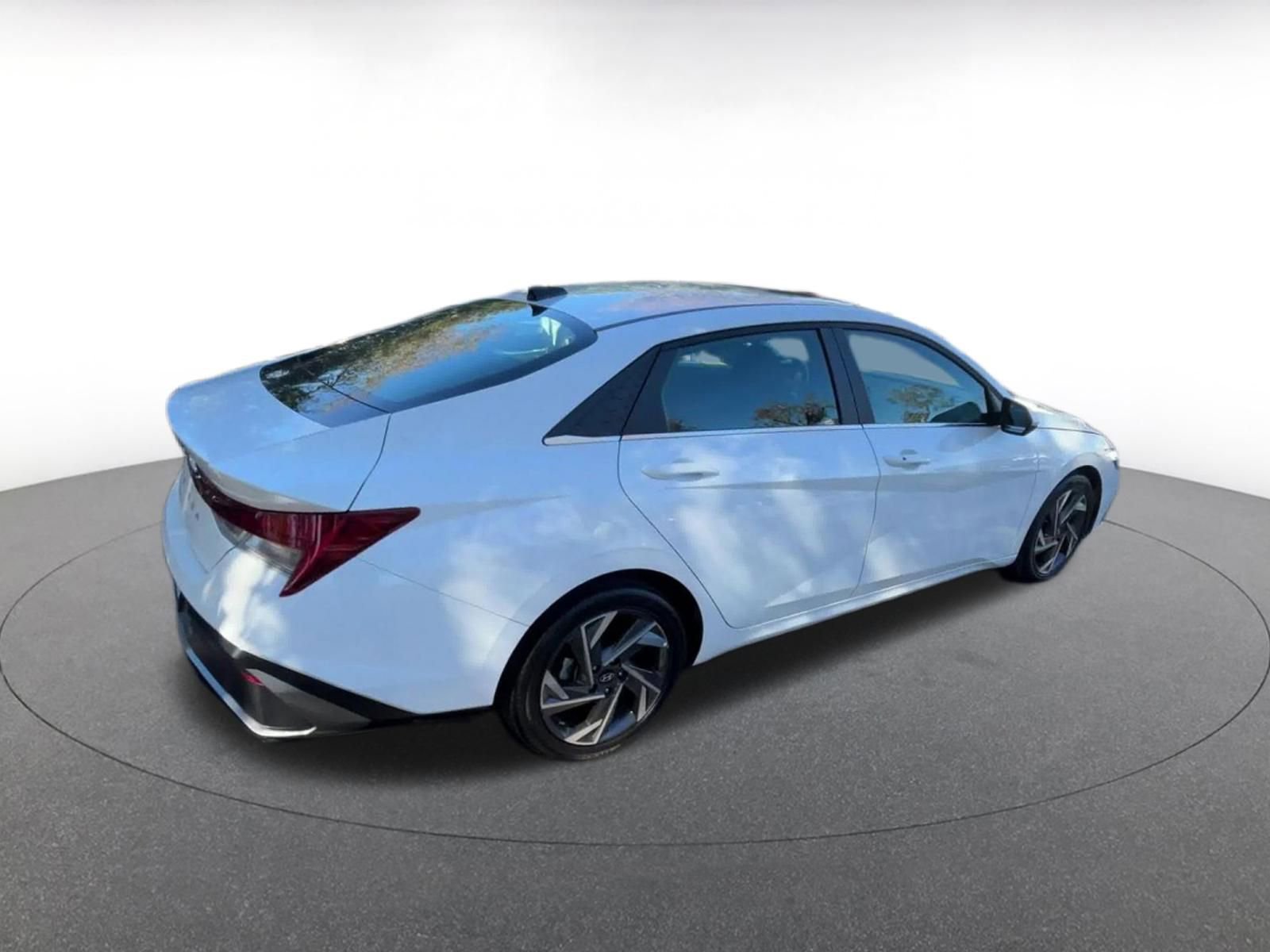 Thumbnail: 2025 Hyundai Elantra - 15