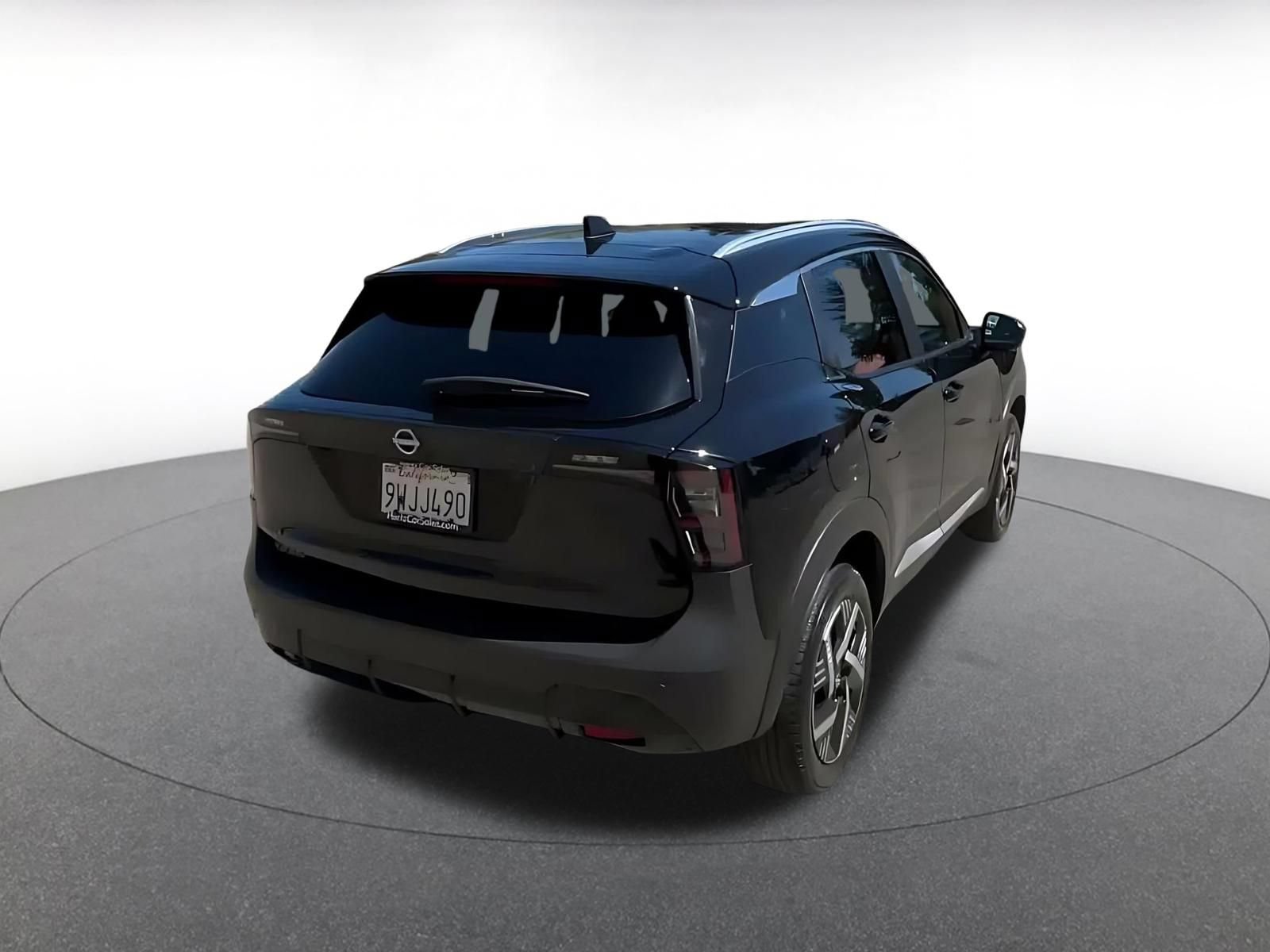 Thumbnail: 2026 Nissan Kicks - 12