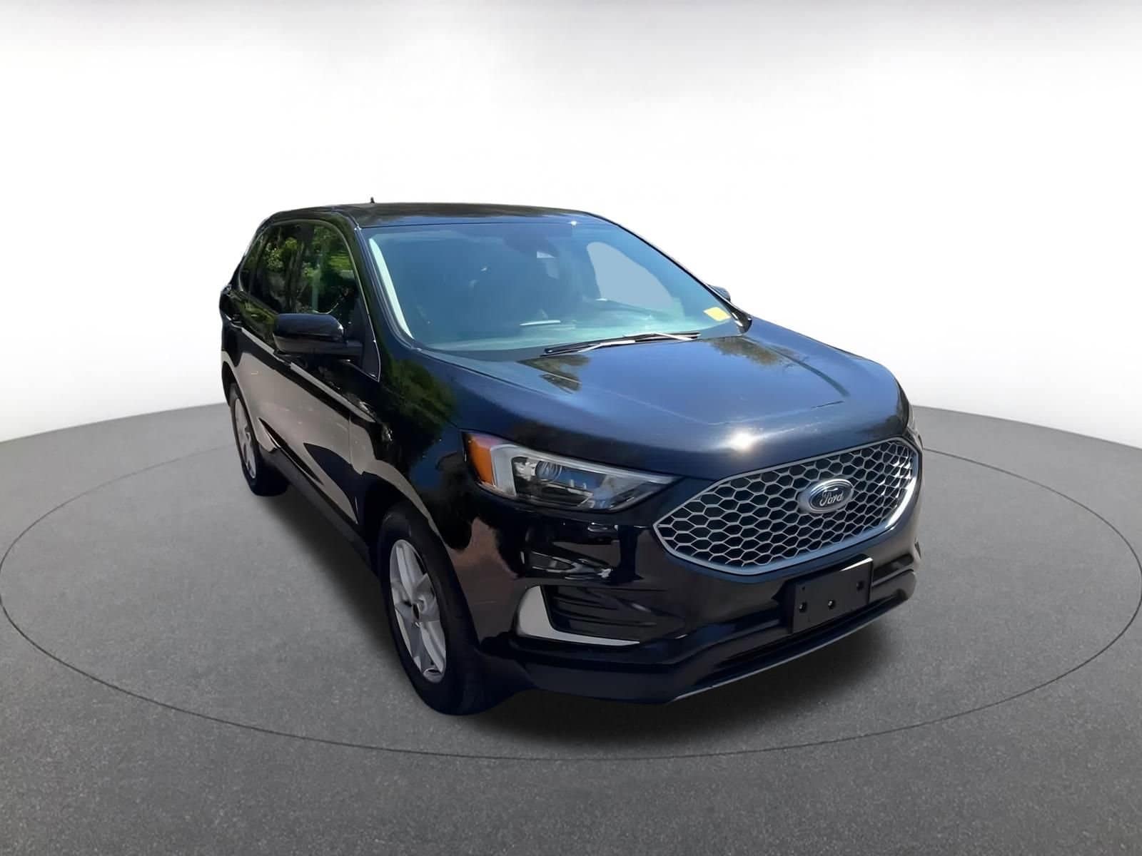 Thumbnail: 2023 Ford Edge - 3