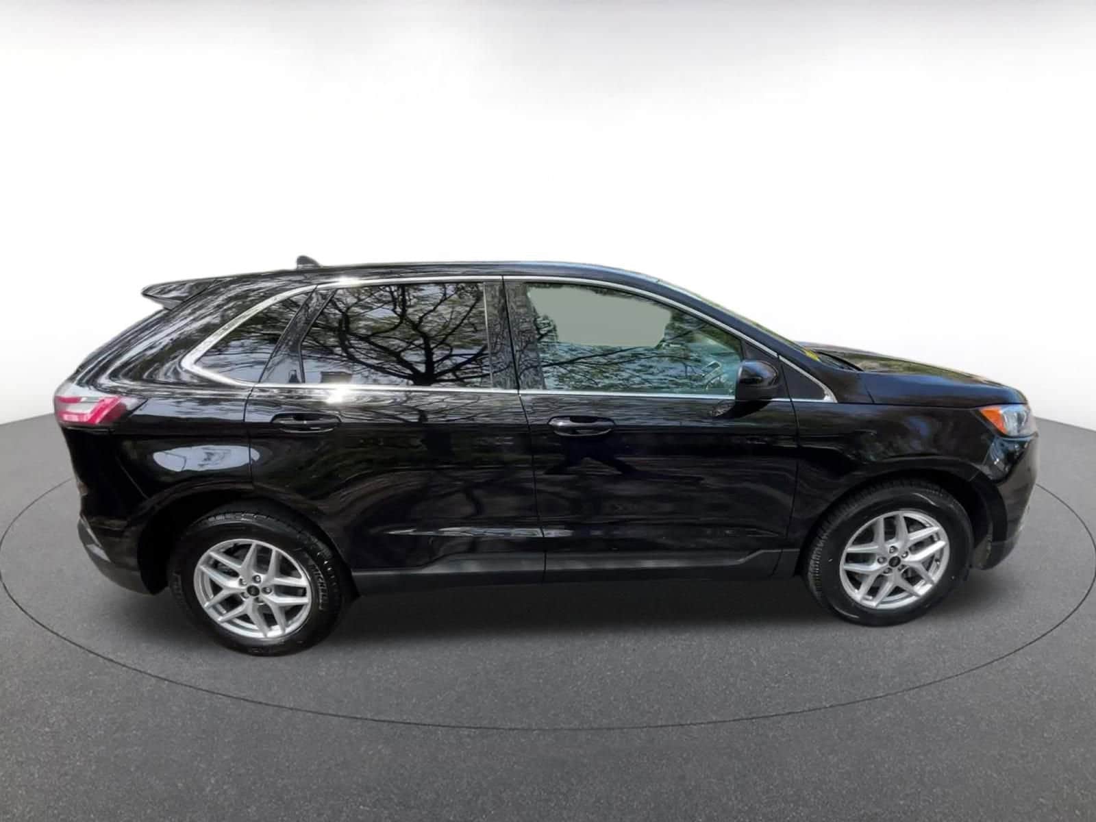 Thumbnail: 2024 Ford Edge - 16