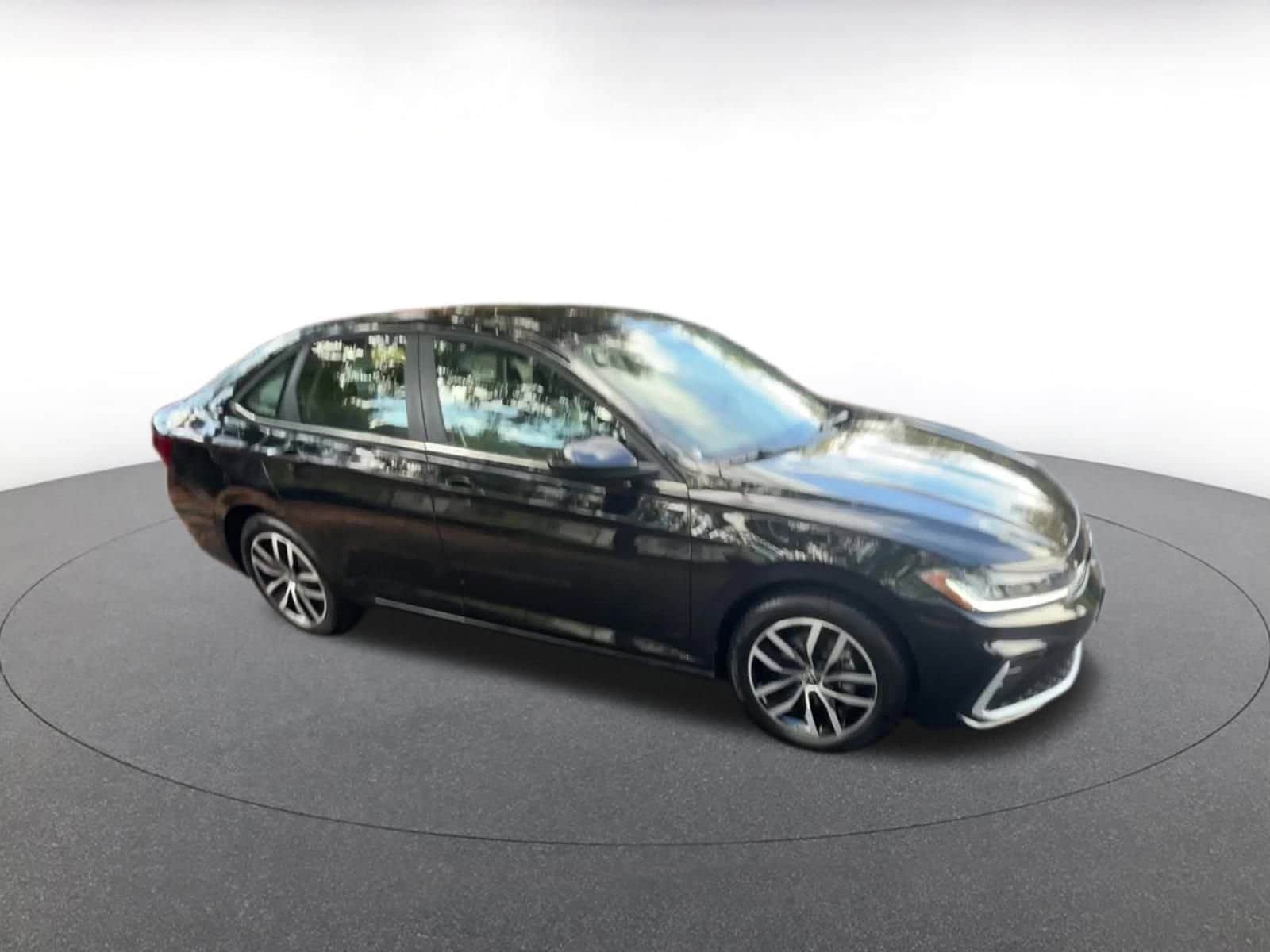 Thumbnail: 2025 Volkswagen Jetta - 2