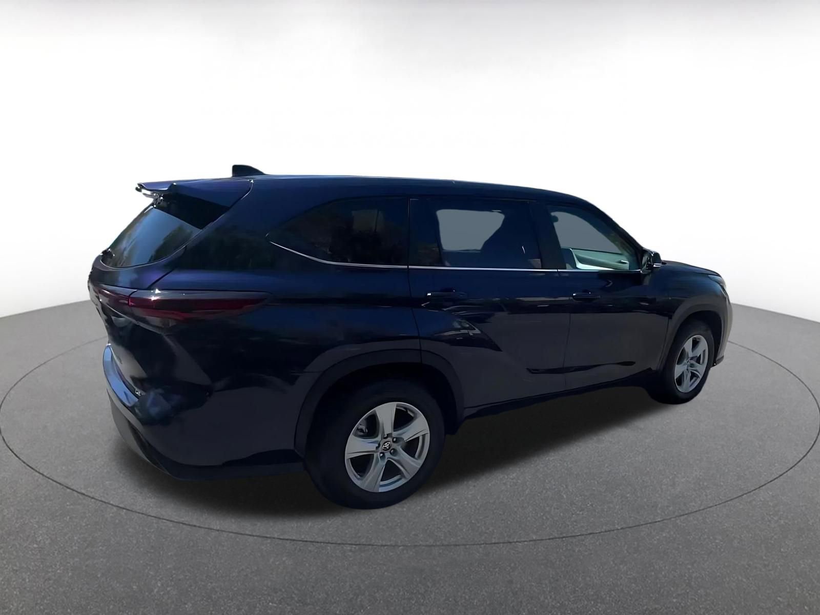 Thumbnail: 2025 Toyota Highlander - 15
