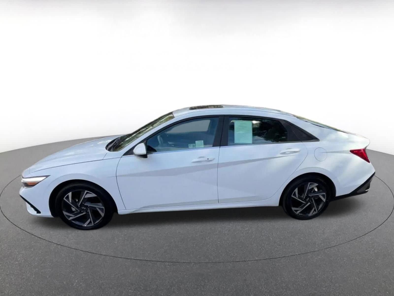 Thumbnail: 2025 Hyundai Elantra - 9