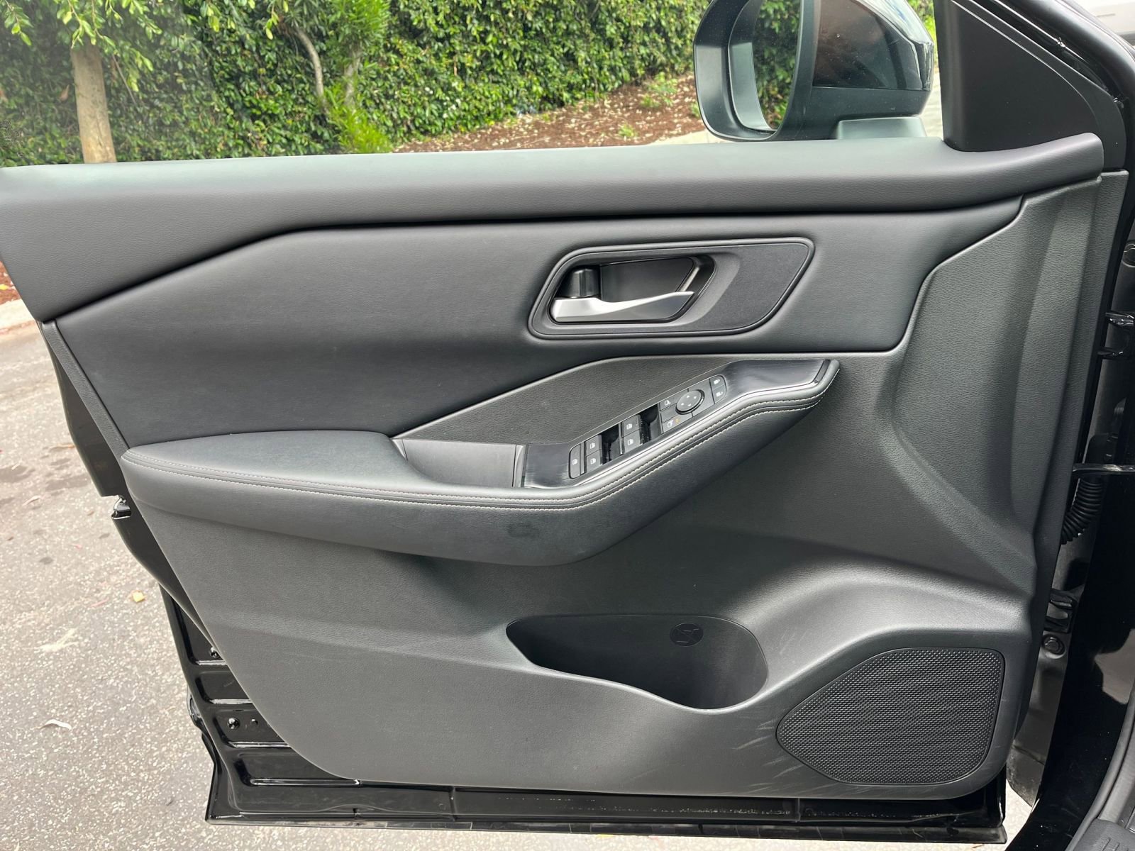 Thumbnail: 2025 Nissan Rogue - 18