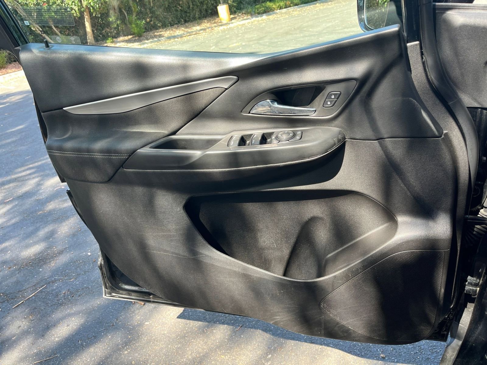 Thumbnail: 2023 Chevrolet Bolt EV - 23