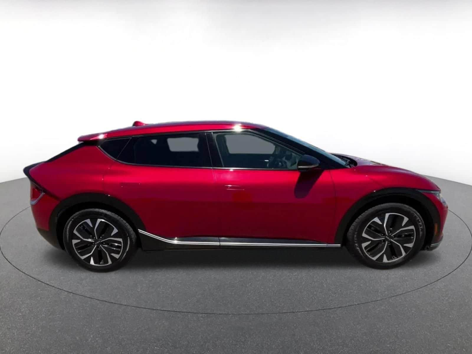 Thumbnail: 2023 Kia EV6 - 16