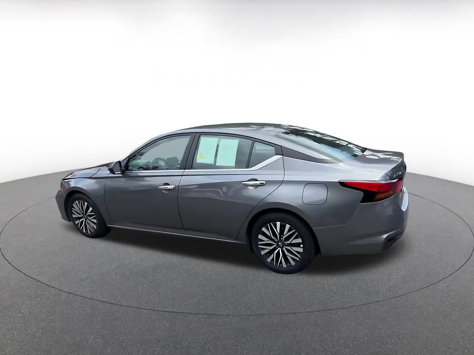 Thumbnail: 2025 Nissan Altima - 9