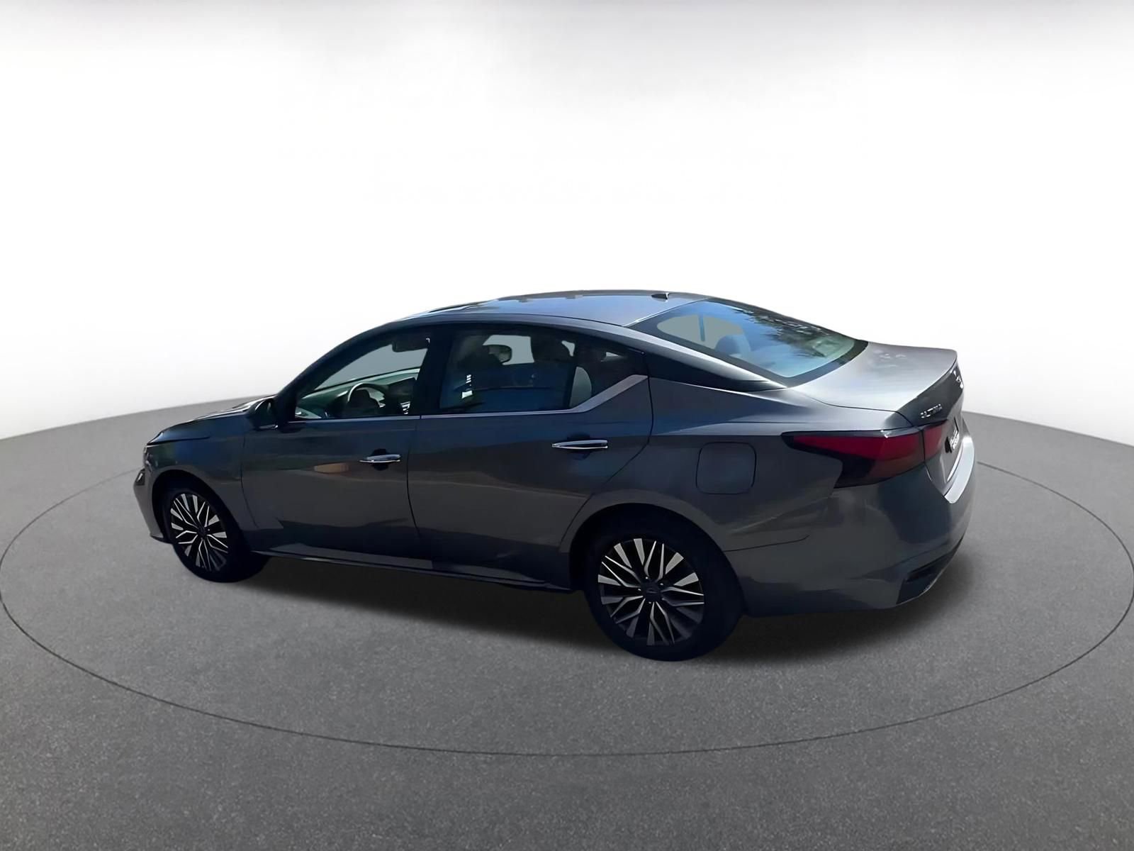 Thumbnail: 2025 Nissan Altima - 10