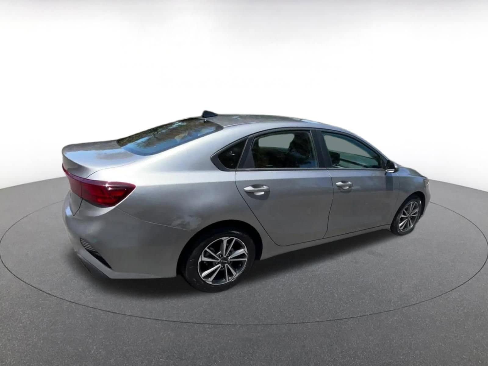 Thumbnail: 2024 Kia Forte - 11
