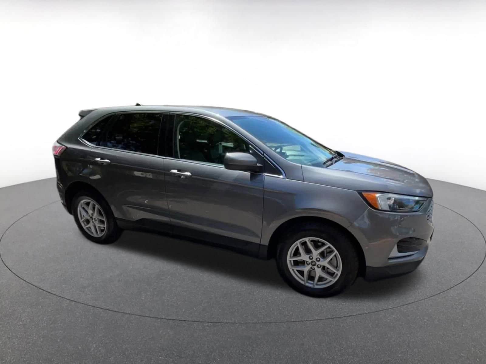 Thumbnail: 2023 Ford Edge - 2